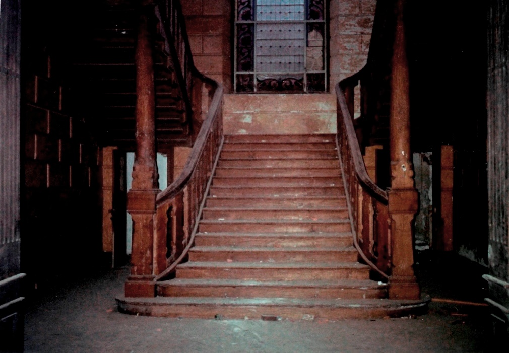 Escalera interior del palacio